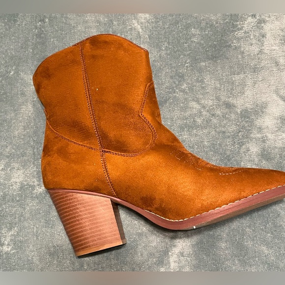 Her Universe Toy Story Woody Heeled Boots - Picture 9 of 13